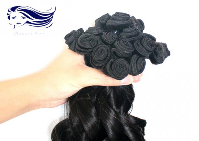 Естественные первоначально выдвижения курчавых волос тетеньки Funmi для чернокожих женщин